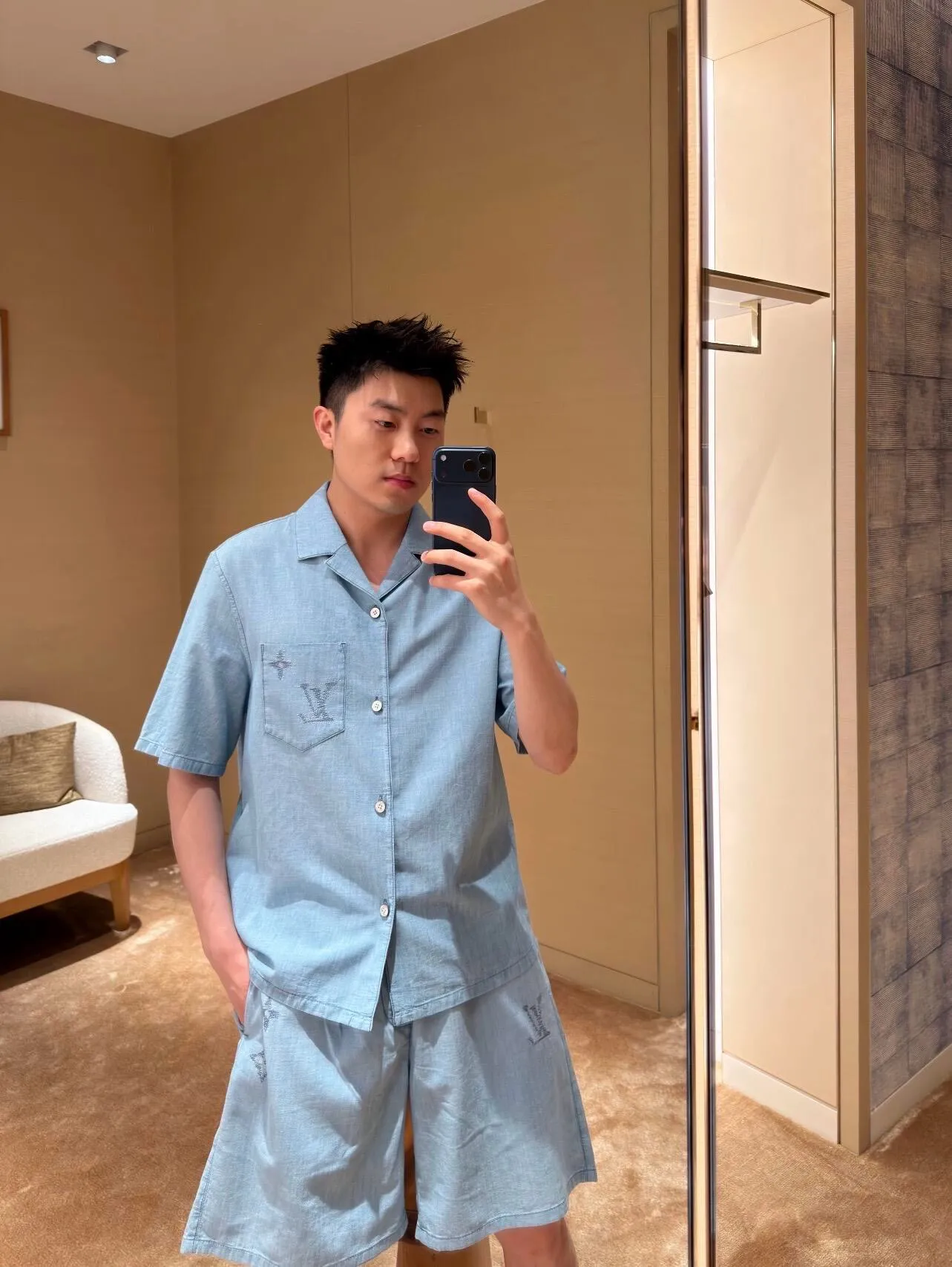 Louis Vuitton/Louis Vuitton front and back embroidery suit chambray short-sleeved shirt